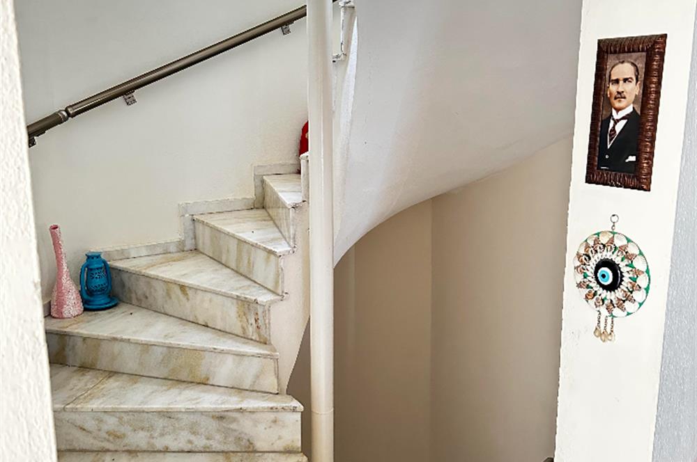 KAPANMAZ DENİZ MANZARALI HAVUZLU SİTEDE TRIPLEKS YAZLIK