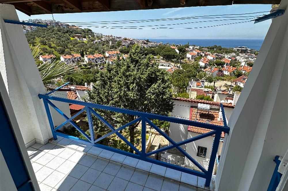 KAPANMAZ DENİZ MANZARALI HAVUZLU SİTEDE TRIPLEKS YAZLIK