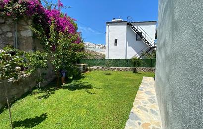 Bodrum Gündoğan Küçükbük Denize Yürüme Mesafesinde Satılık 2 Kat Mülkiyeli Dairesiyle Birlikte  Müstakil Bina ve Arsası