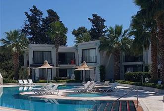Bodrum-Bitez havuzlu site içerisinde eşyalı 2+1 bahçe katı kiralık daire