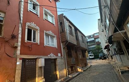 HALİÇ SAHİLE VE EMİNÖNÜ'NE YÜRÜME MESAFESİNDE SATILIK BİNA