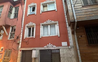 HALİÇ SAHİLE VE EMİNÖNÜ'NE YÜRÜME MESAFESİNDE SATILIK BİNA