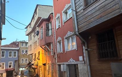 HALİÇ SAHİLE VE EMİNÖNÜ'NE YÜRÜME MESAFESİNDE SATILIK BİNA