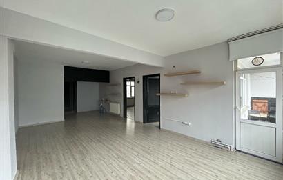UMRANİYE SÜTÇÜ İMAM CD. ÜZERİNDE 2+1 120 M2 KİRALIK DAİRE