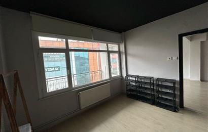 UMRANİYE SÜTÇÜ İMAM CD. ÜZERİNDE 2+1 120 M2 KİRALIK DAİRE