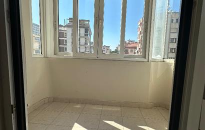 MALTEPE ORHANGAZİ CADDESİ BAKIMLI 3+1 KİRALIK DAİRE