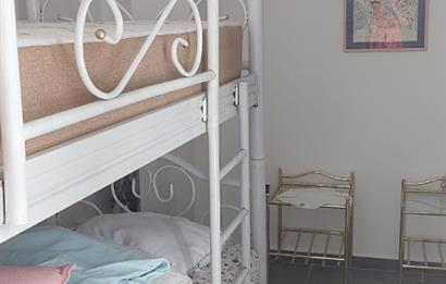 Bodrum-Bitez havuzlu site içerisinde eşyalı 2+1 bahçe katı kiralık daire