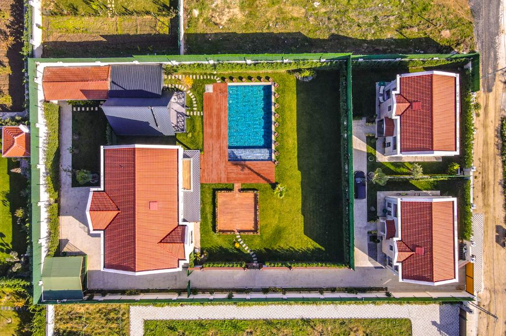 SİLİVRİ ORTAKÖY'DE 2300M2 ARSADA SATILIK 3 LÜKS VİLLA 1 BUNGALOV