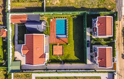 SİLİVRİ ORTAKÖY'DE 2300M2 ARSADA SATILIK 3 LÜKS VİLLA 1 BUNGALOV
