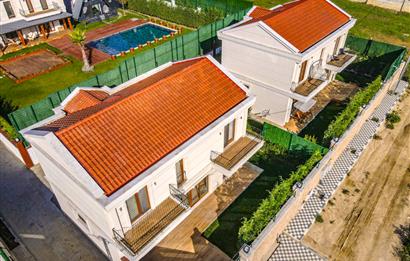 SİLİVRİ ORTAKÖY'DE 2300M2 ARSADA SATILIK 3 LÜKS VİLLA 1 BUNGALOV