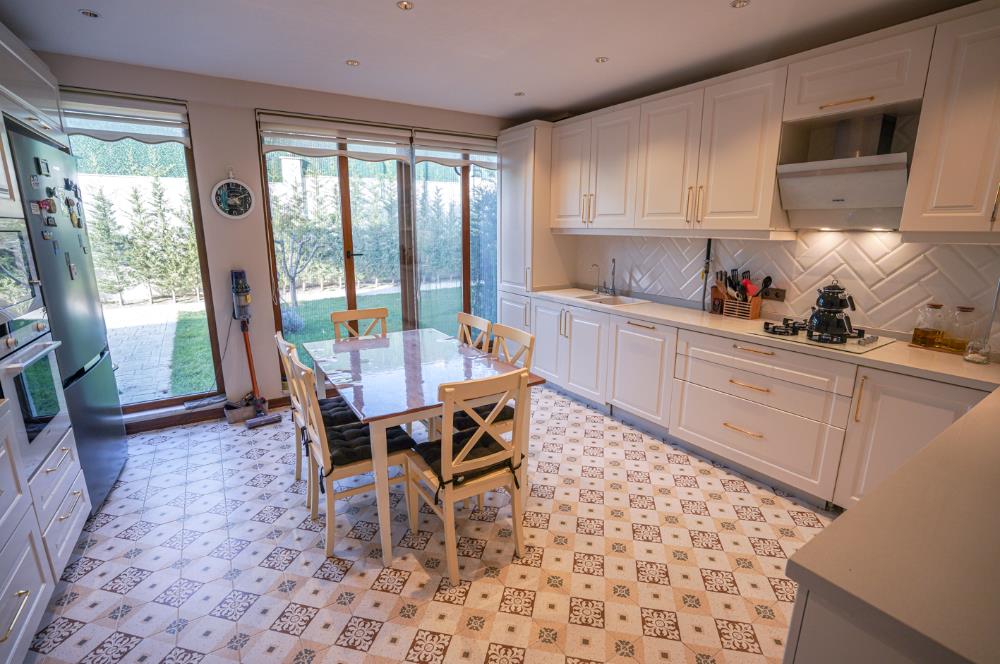 SİLİVRİ ORTAKÖY'DE 2300M2 ARSADA SATILIK 3 LÜKS VİLLA 1 BUNGALOV