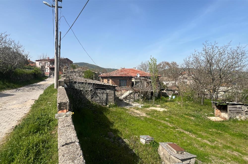 CENTURY21 BAL’DAN  YENİKÖY SATILIK KÖY EVİ VE ARSA