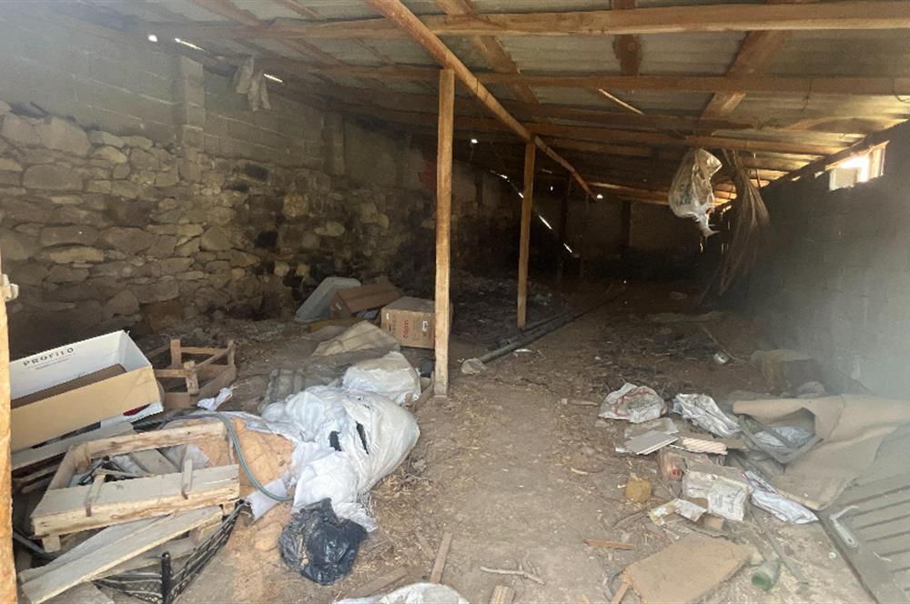 CENTURY21 BAL’DAN  YENİKÖY SATILIK KÖY EVİ VE ARSA
