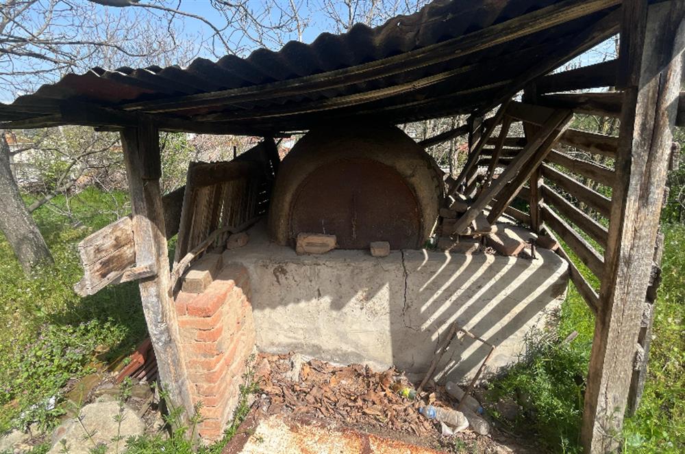 CENTURY21 BAL’DAN  YENİKÖY SATILIK KÖY EVİ VE ARSA