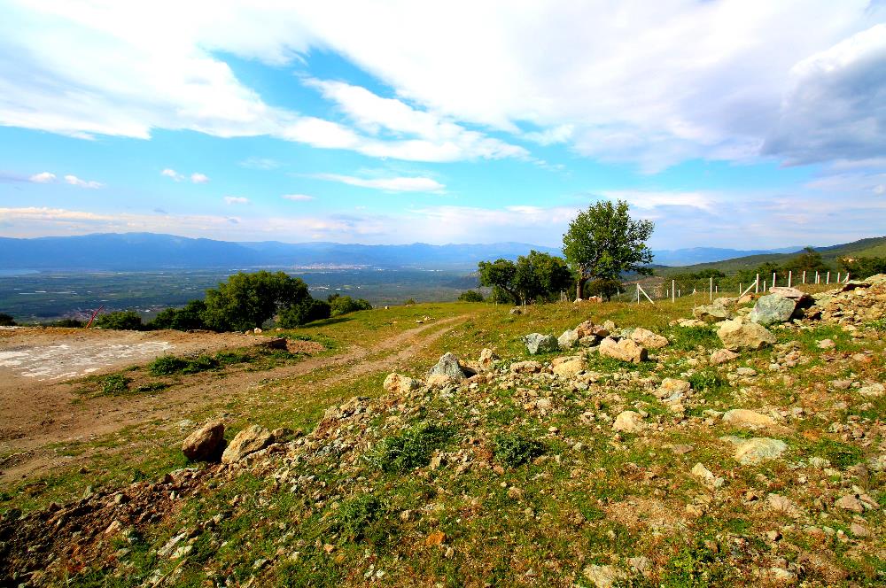 Burhaniye Çallı Mahallesinde Full Deniz ve Körfez Manzaralı Bahçe