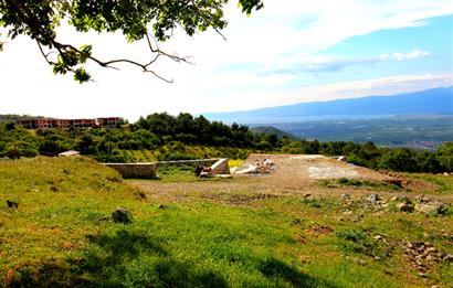 Burhaniye Çallı Mahallesinde Full Deniz ve Körfez Manzaralı Bahçe