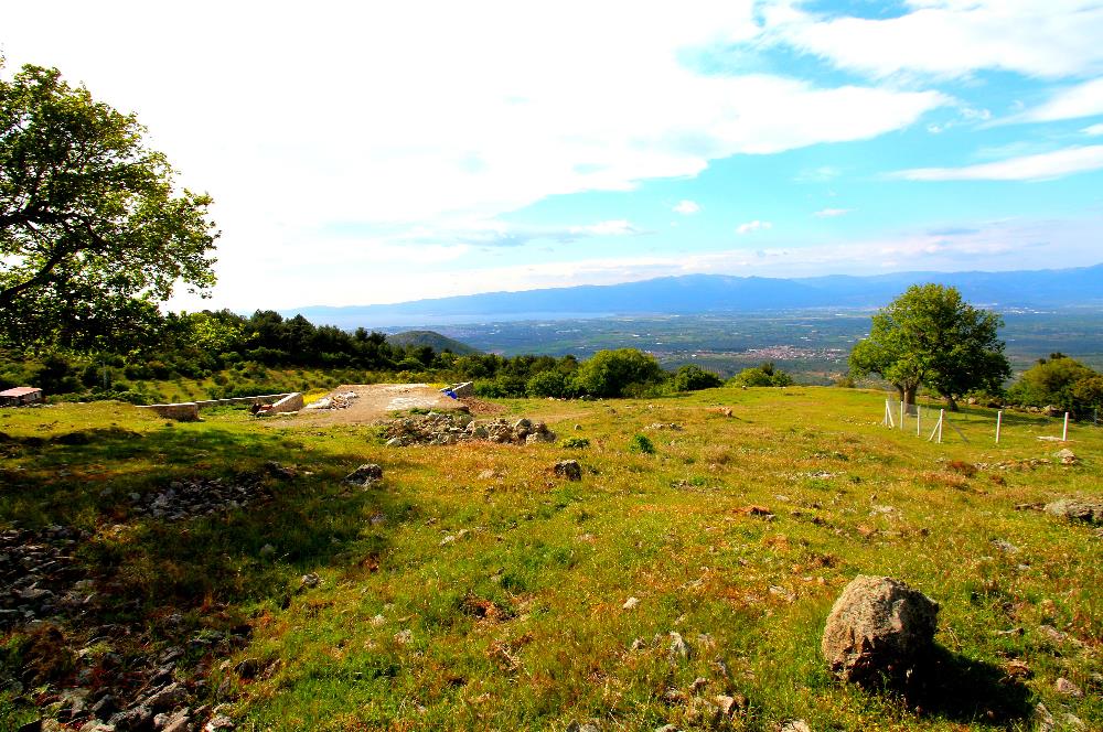Burhaniye Çallı Mahallesinde Full Deniz ve Körfez Manzaralı Bahçe
