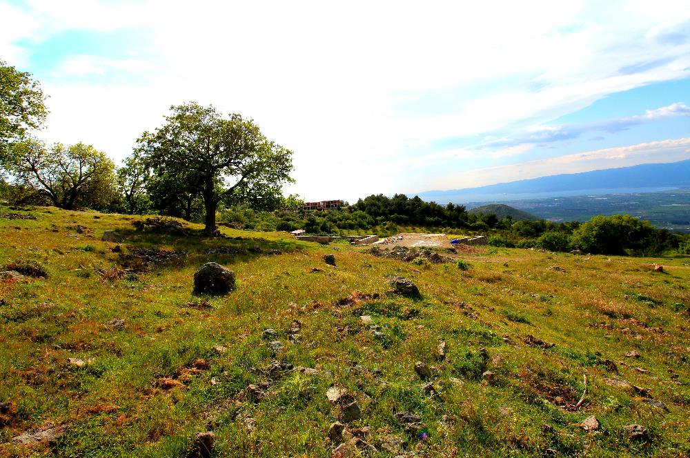Burhaniye Çallı Mahallesinde Full Deniz ve Körfez Manzaralı Bahçe
