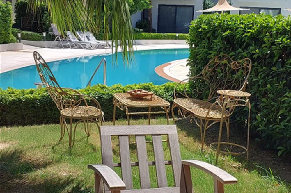 Bodrum-Bitez havuzlu site içerisinde eşyalı 2+1 bahçe katı kiralık daire