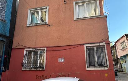 EMİNÖNÜNE,HALİÇ SAHİLE VE ÜNİVERSİTELERE ÇOK YAKIN SATILIK BİNA