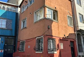 EMİNÖNÜNE,HALİÇ SAHİLE VE ÜNİVERSİTELERE ÇOK YAKIN SATILIK BİNA
