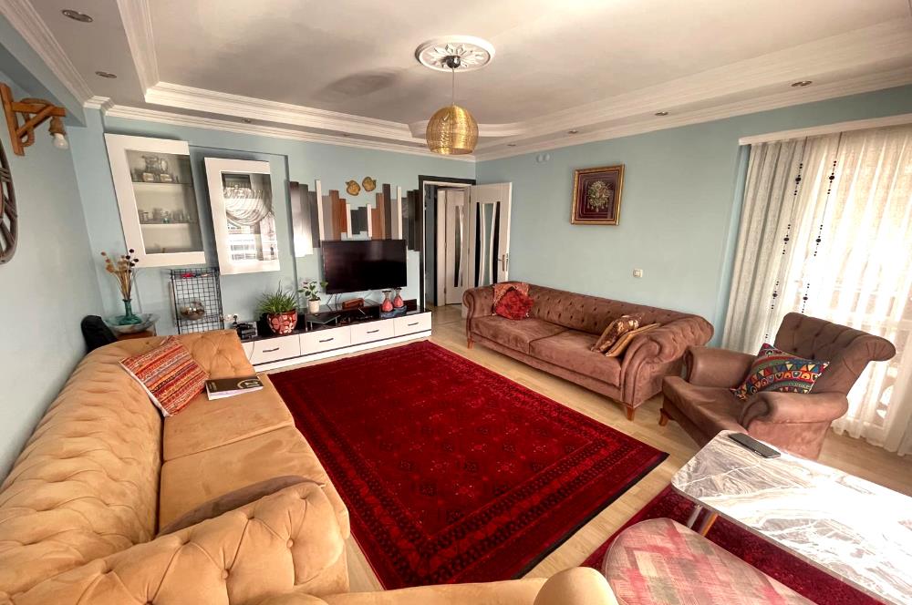 İSTİKLAL MAHALLESİ'NDE SATILIK TEK DAİRE FİYATINA İKİ DAİRE