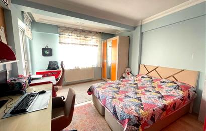 İSTİKLAL MAHALLESİ'NDE SATILIK TEK DAİRE FİYATINA İKİ DAİRE