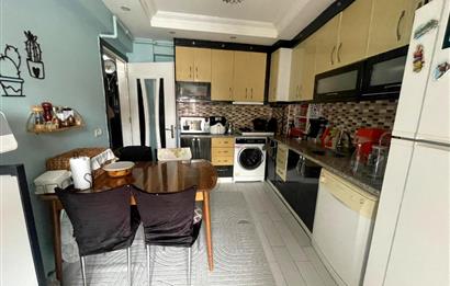 İSTİKLAL MAHALLESİ'NDE SATILIK TEK DAİRE FİYATINA İKİ DAİRE
