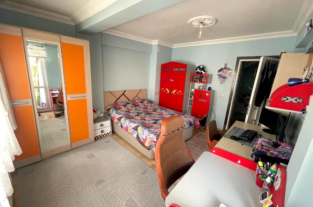 İSTİKLAL MAHALLESİ'NDE SATILIK TEK DAİRE FİYATINA İKİ DAİRE