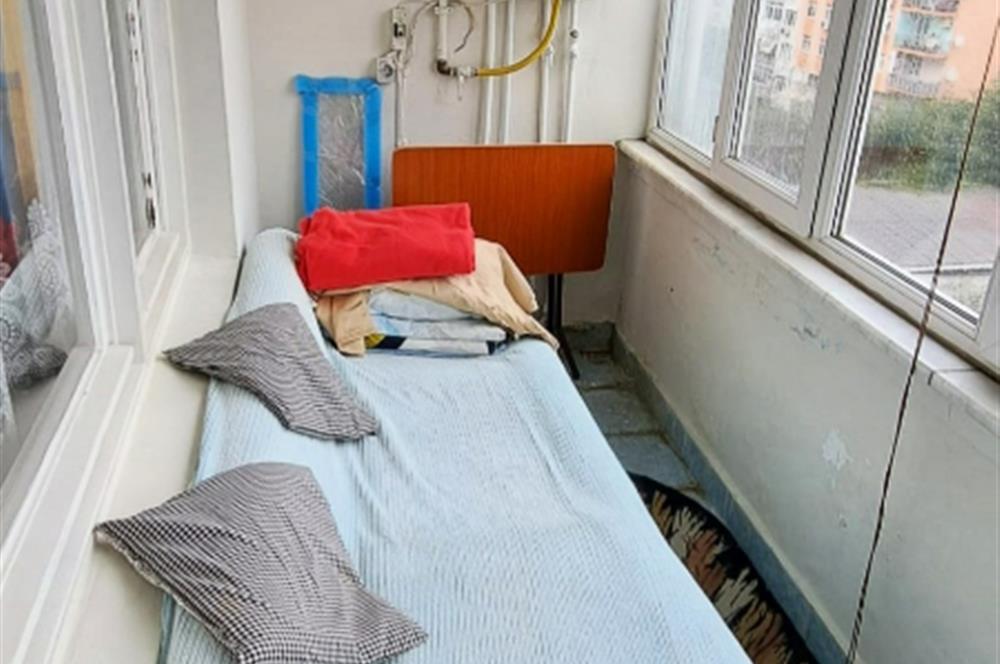 Üsküdar'da Merkezi Konumda, Cadde Üstü , Krediye Uygun Satılık!