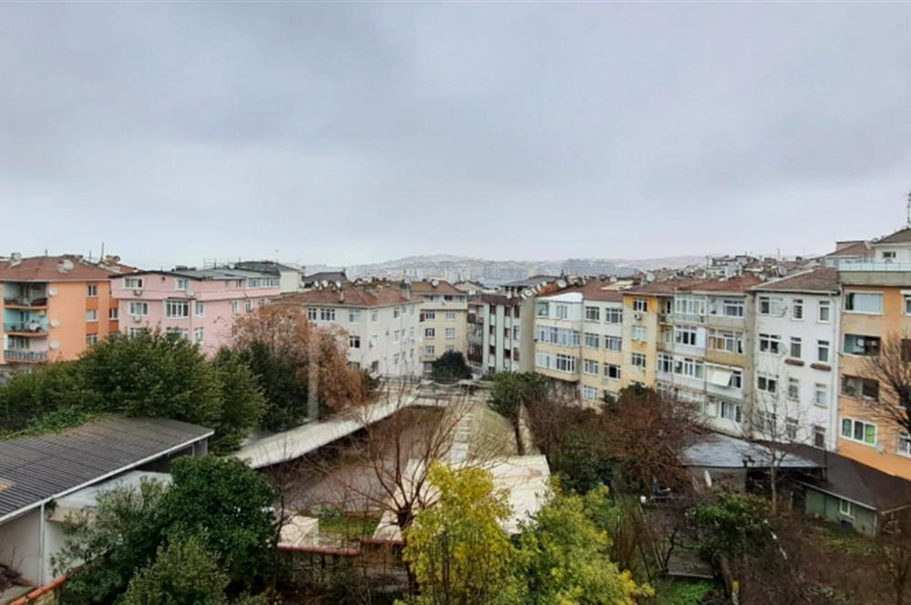 Üsküdar'da Merkezi Konumda, Cadde Üstü , Krediye Uygun Satılık!