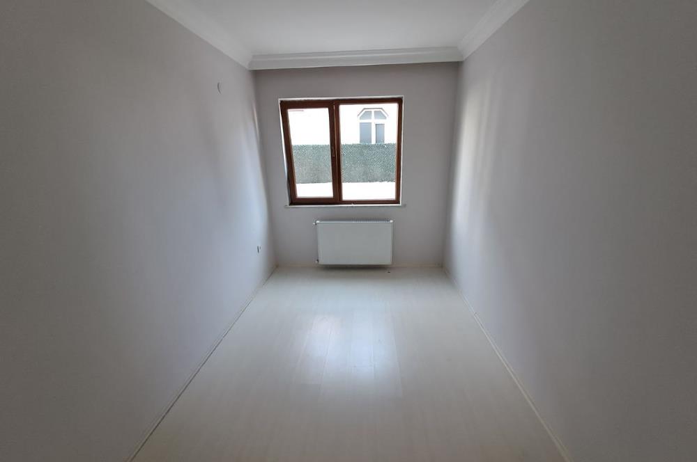KÖRFEZ YARIMCA ATALAR MAH. CADDE ÜSTÜ SATILIK ARAKAT 3+1 DAİRE