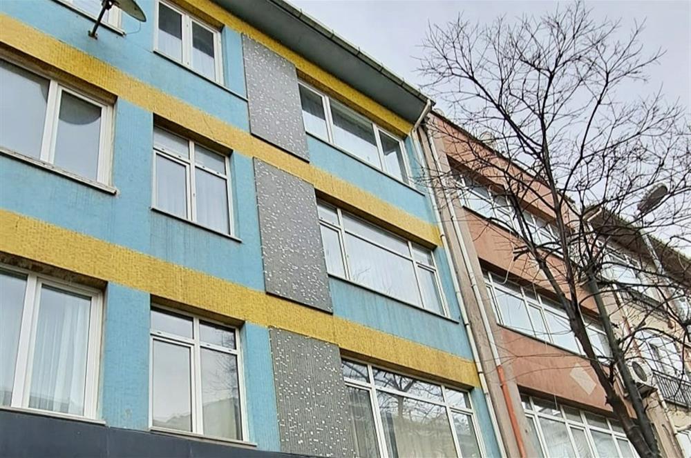 Üsküdar'da Merkezi Konumda, Cadde Üstü , Krediye Uygun Satılık!