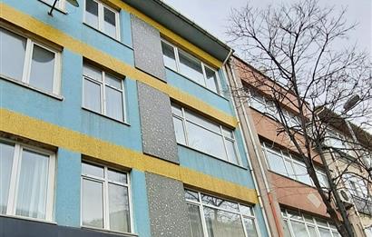 Üsküdar'da Merkezi Konumda, Cadde Üstü , Krediye Uygun Satılık!