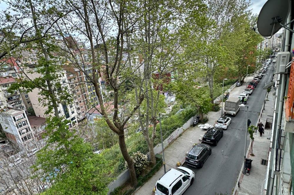 KURTULUŞ DERİCİLER SOKAKTA 2,5+1 KİRALIK DAİRE