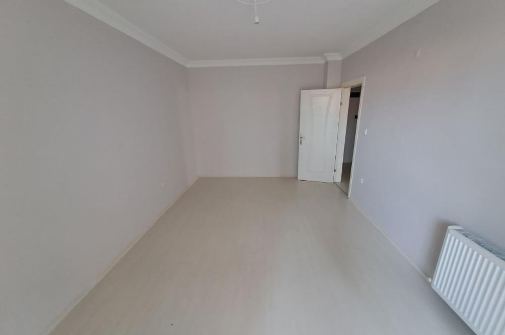 KÖRFEZ YARIMCA ATALAR MAH. CADDE ÜSTÜ SATILIK ARAKAT 3+1 DAİRE