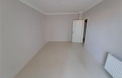 KÖRFEZ YARIMCA ATALAR MAH. CADDE ÜSTÜ SATILIK ARAKAT 3+1 DAİRE