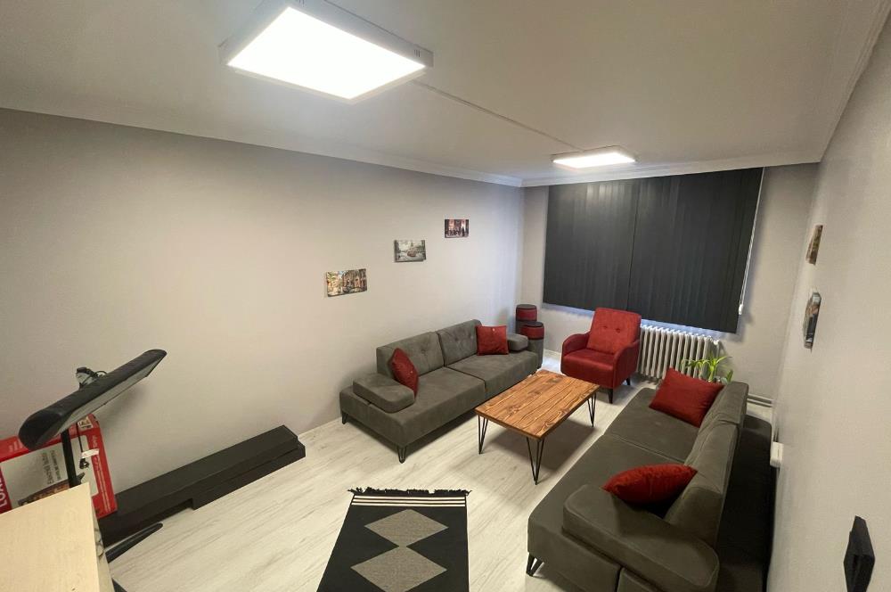 KIZILAY YEŞİLIRMAK SOKAKTA 2+1 ve SEKRETERYALI KİRALIK OFİS