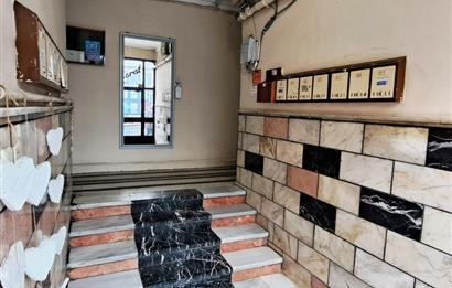 Üsküdar'da Merkezi Konumda, Cadde Üstü , Krediye Uygun Satılık!