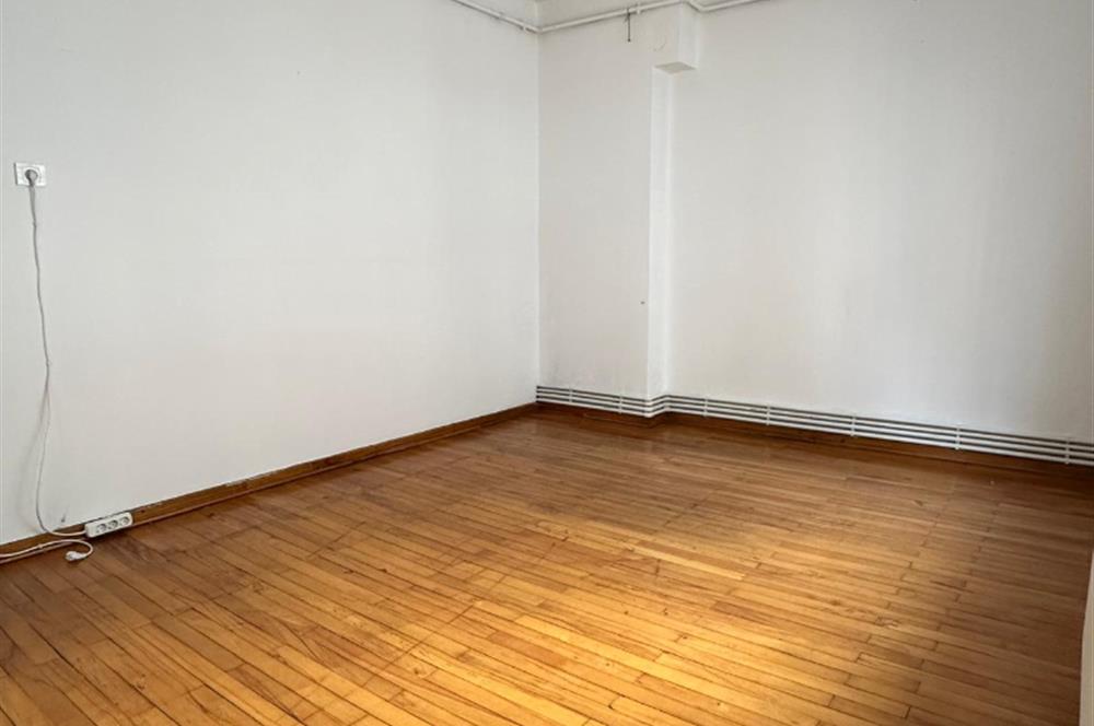 KURTULUŞ DERİCİLER SOKAKTA 2,5+1 KİRALIK DAİRE