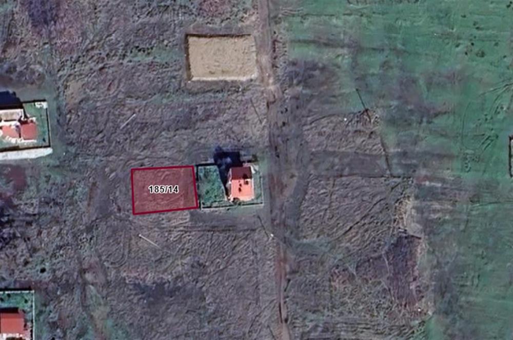 Burhaniye Çoruk'ta Satılık, Denize 500 mt Mesafede, 328 m² Arsa