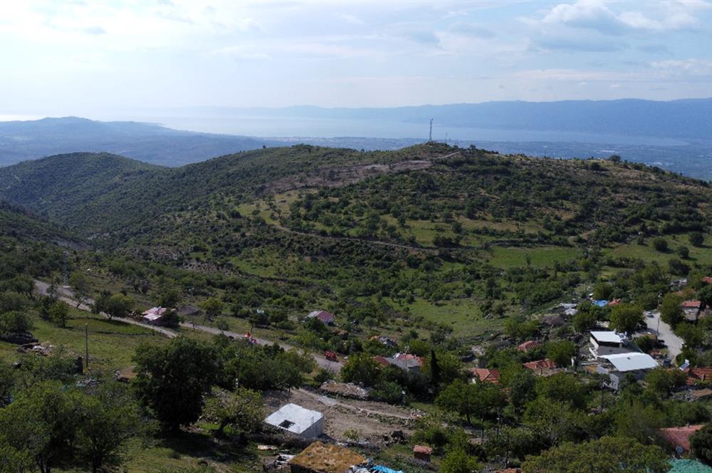 Burhaniye Kuyucak Köyünde Deniz Manzaralı Konut İmarlı Arsa