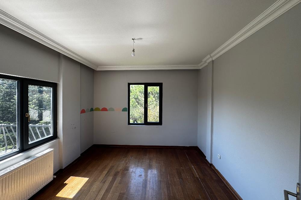 Çekmeköy 5+1 satılık bahçeli villa