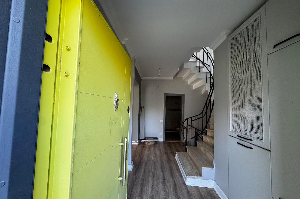 Çekmeköy 5+1 satılık bahçeli villa