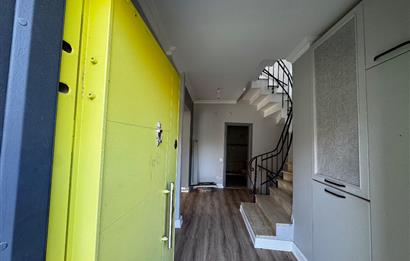 Çekmeköy 5+1 satılık bahçeli villa