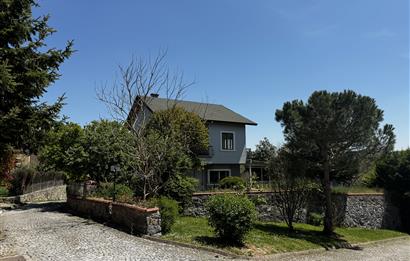 Çekmeköy 5+1 satılık bahçeli villa