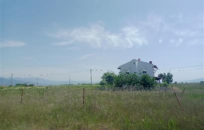 Burhaniye Çoruk'ta Satılık, Denize 500 mt Mesafede, 328 m² Arsa