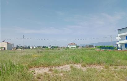 Burhaniye Çoruk'ta Satılık, Denize 500 mt Mesafede, 328 m² Arsa