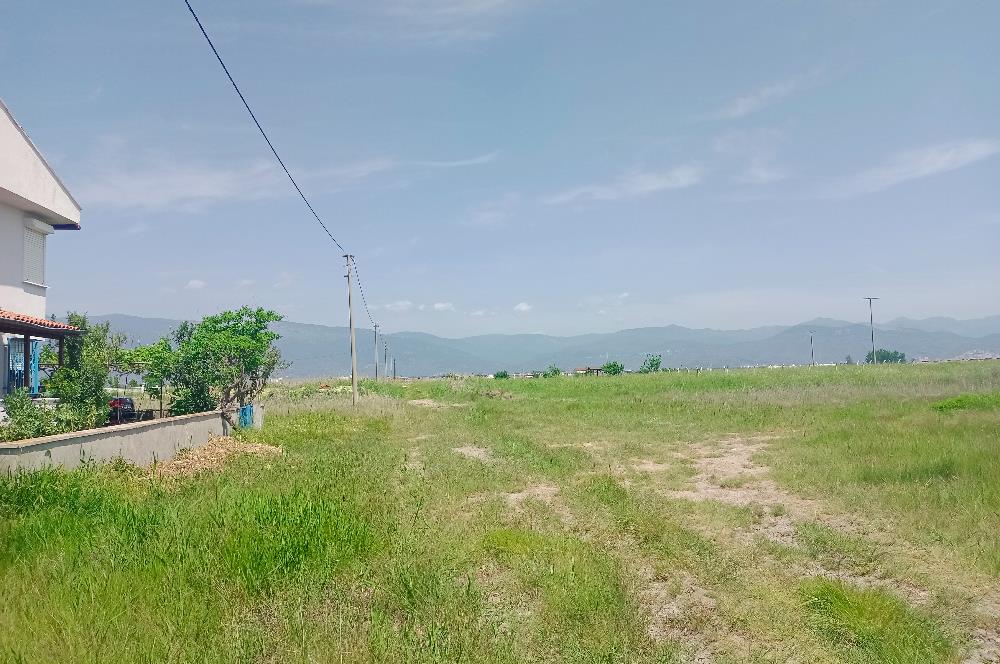 Burhaniye Çoruk'ta Satılık, Denize 500 mt Mesafede, 328 m² Arsa