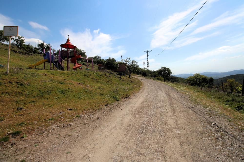 Burhaniye Kuyucak Köyünde Deniz Manzaralı Konut İmarlı Arsa